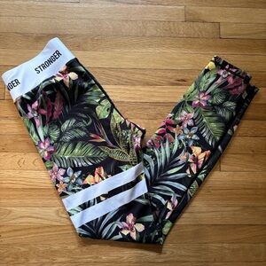 Stronger the label Women’s Small Jungle leggings Workout Fitness‎ Tropical Gym